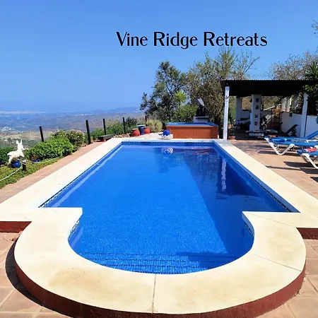 Vine Ridge Studio, Apartment&Pool side Studio Comares Esterno foto