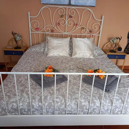 Vine Ridge Studio, Apartment&Pool side Studio Comares Esterno foto